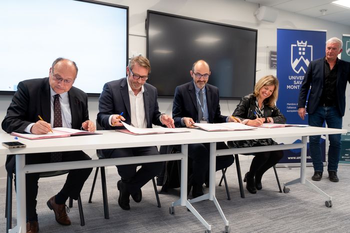 Signature officielle de la convention entre l'USMB et les établissements hospitaliers savoyards, le 17 avril 2025